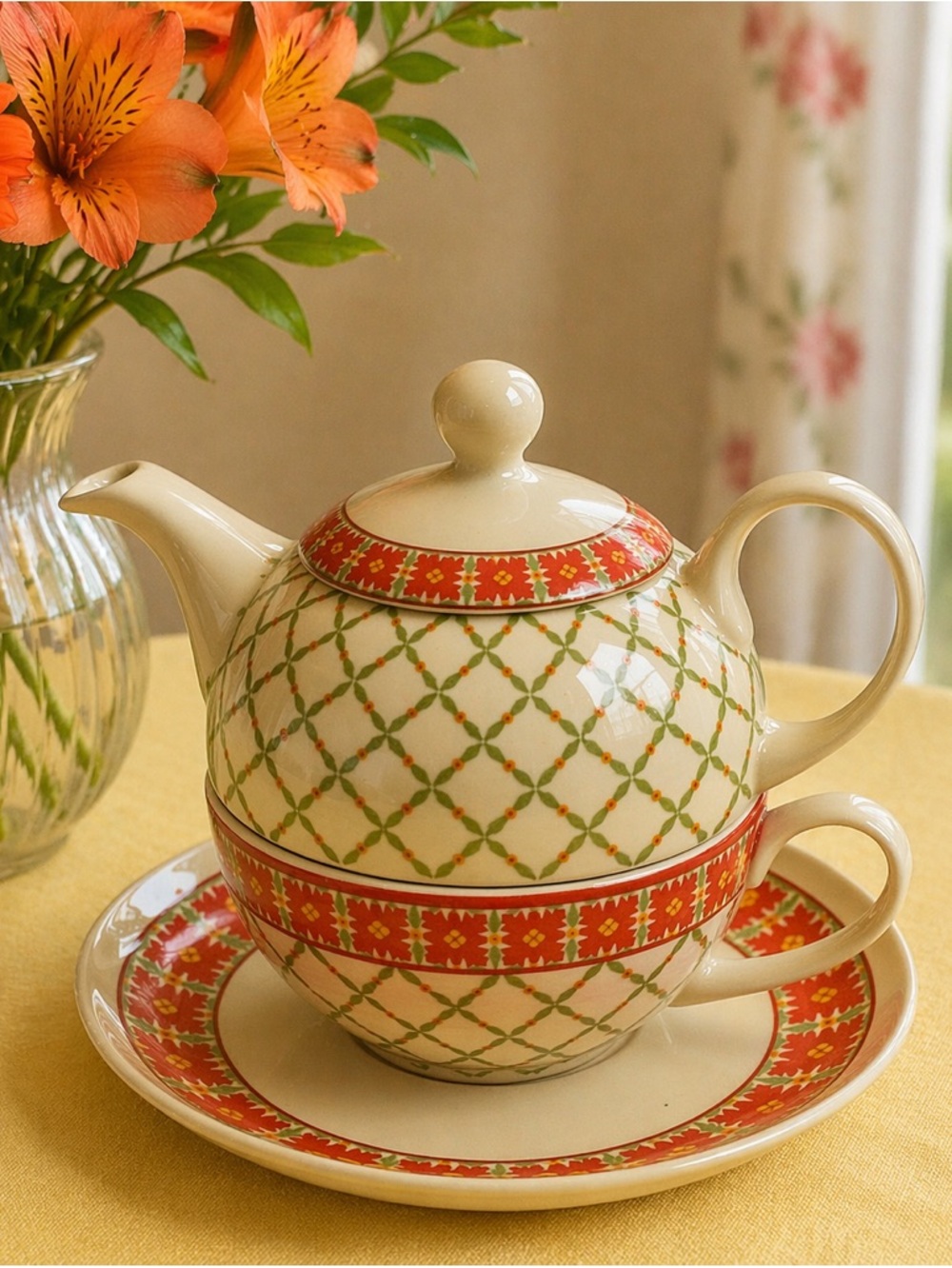 Harry&David Tea for One Teapot, Cup and Saucer 2004